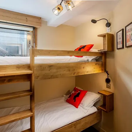 Concordia 7 - Year アパート