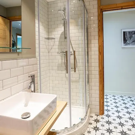 Concordia 7 - Year アパート